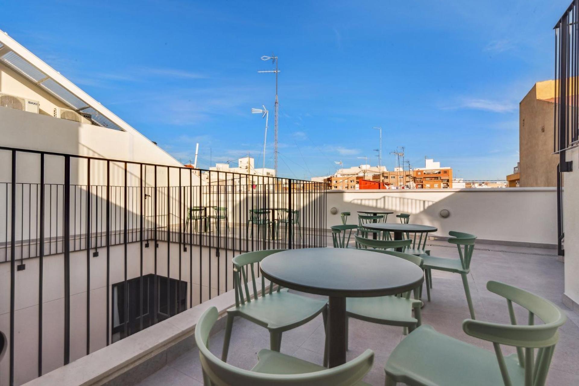 Limehome Valencia Carrer Del Pare Palau I Quer Exterior photo