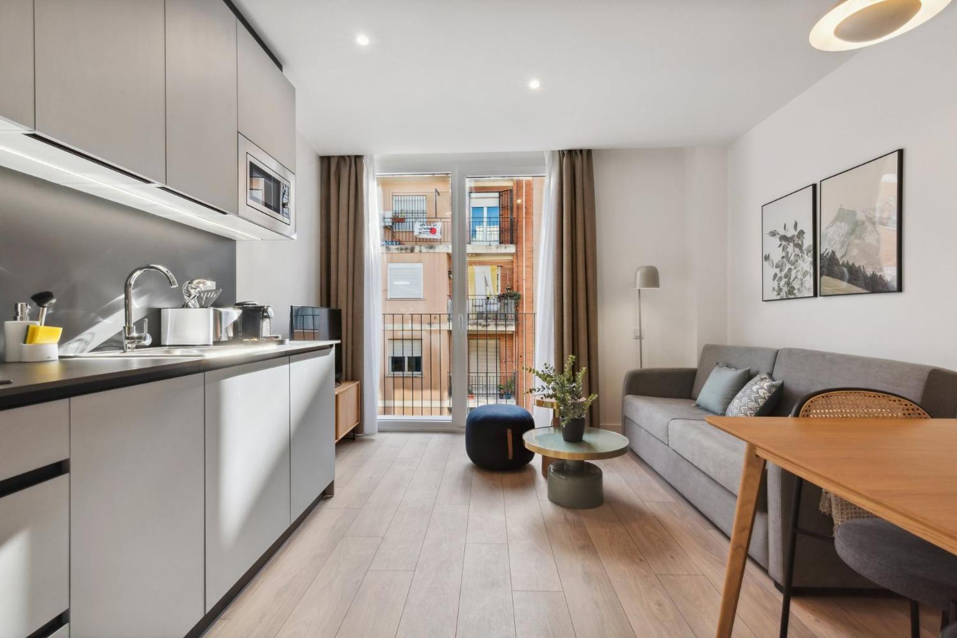 Limehome Valencia Carrer Del Pare Palau I Quer Exterior photo