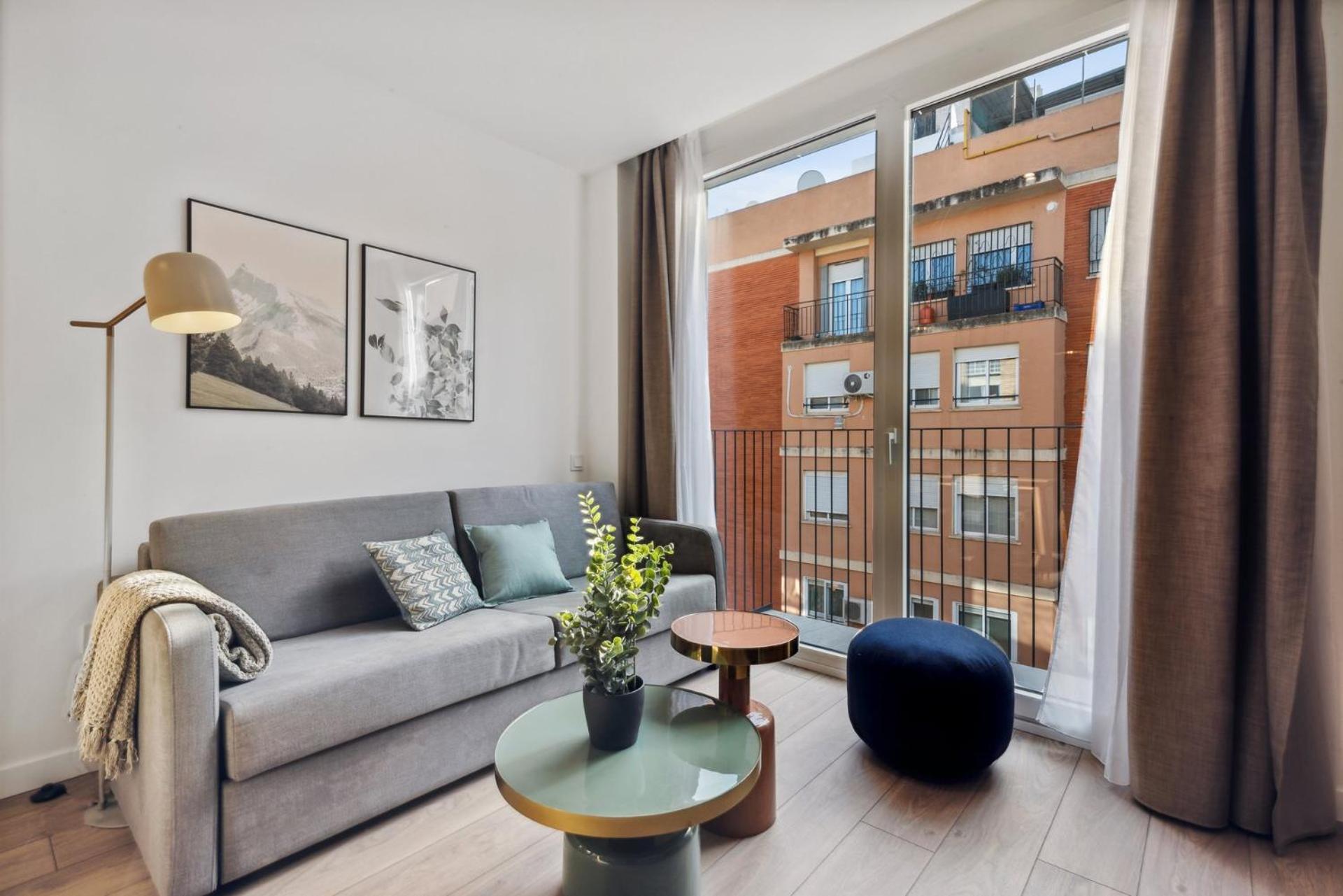 Limehome Valencia Carrer Del Pare Palau I Quer Exterior photo