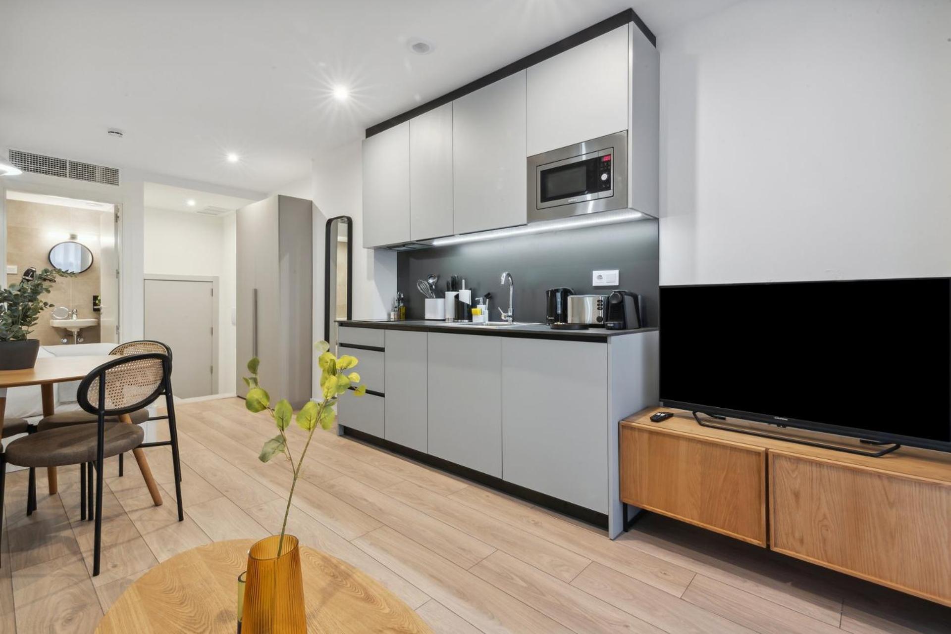 Limehome Valencia Carrer Del Pare Palau I Quer Exterior photo